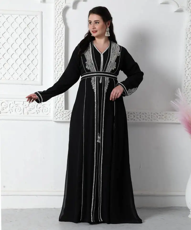 Fancy jalabiya with silver embroidery and belt