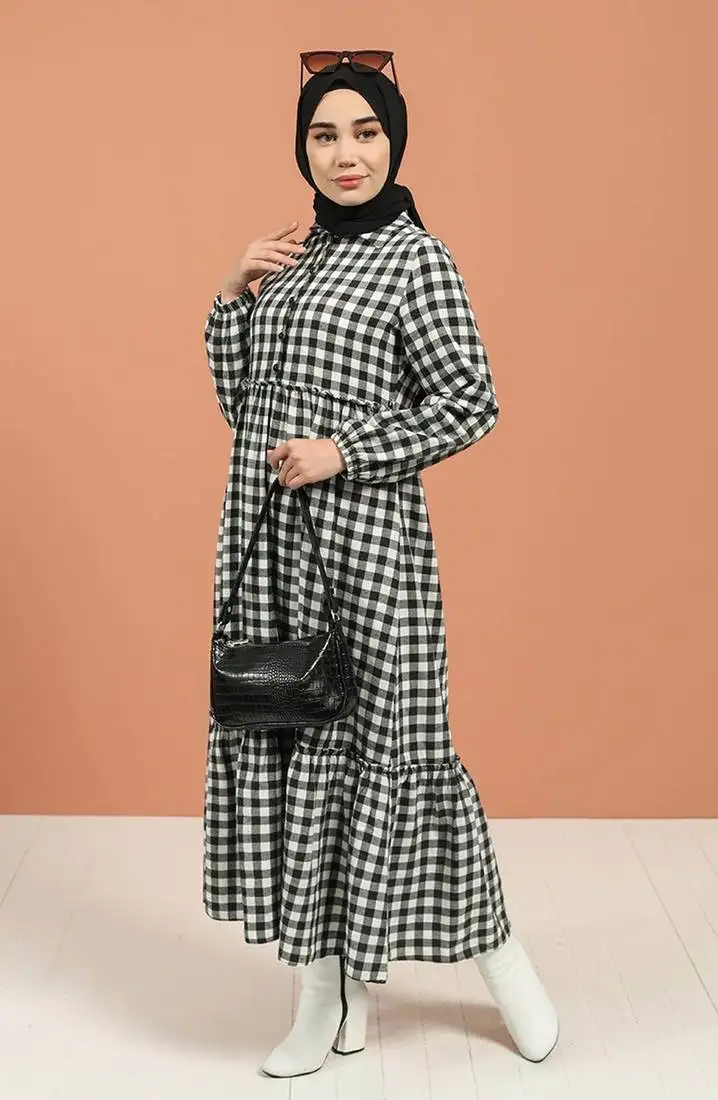 Cotton black and white checks abaya for casual wear.