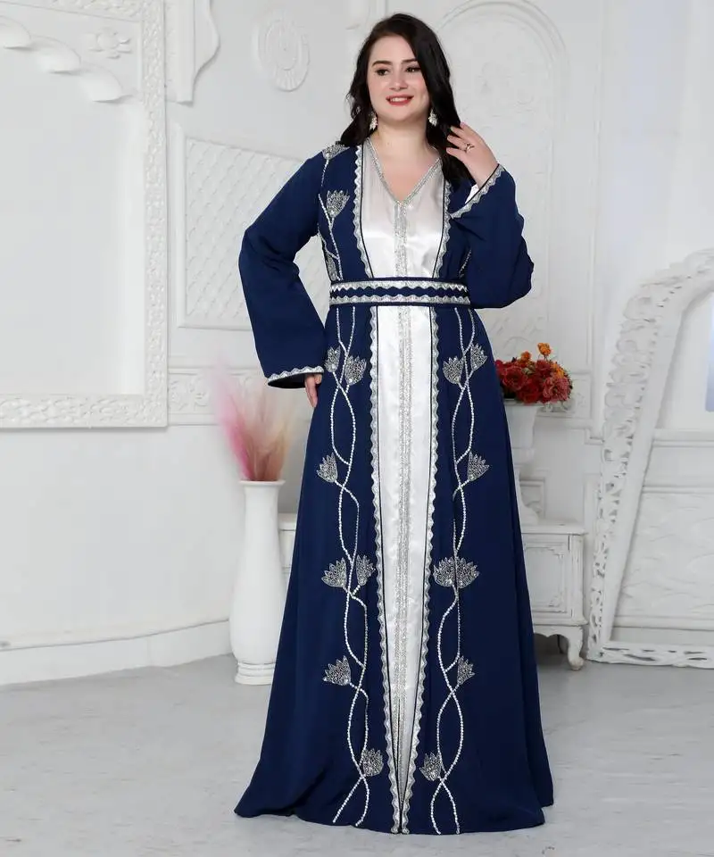 Floral pattern embroidery kaftan with cut dana