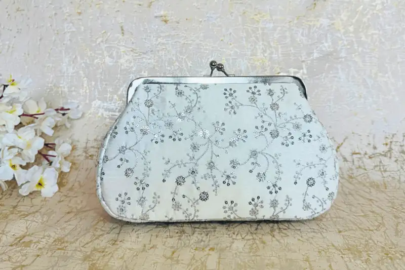 White beauty vintage clutch