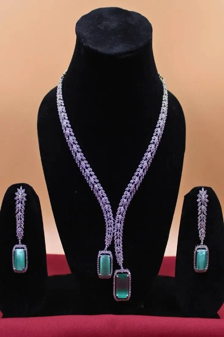Green rhodium-plated green onyx stone zircon short necklace set