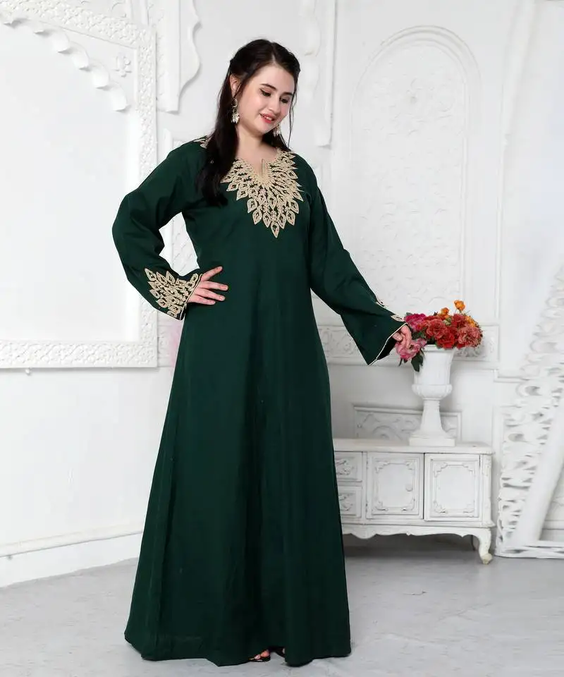 Dori embroidery jalabiya in dark green in gold leaf pattern