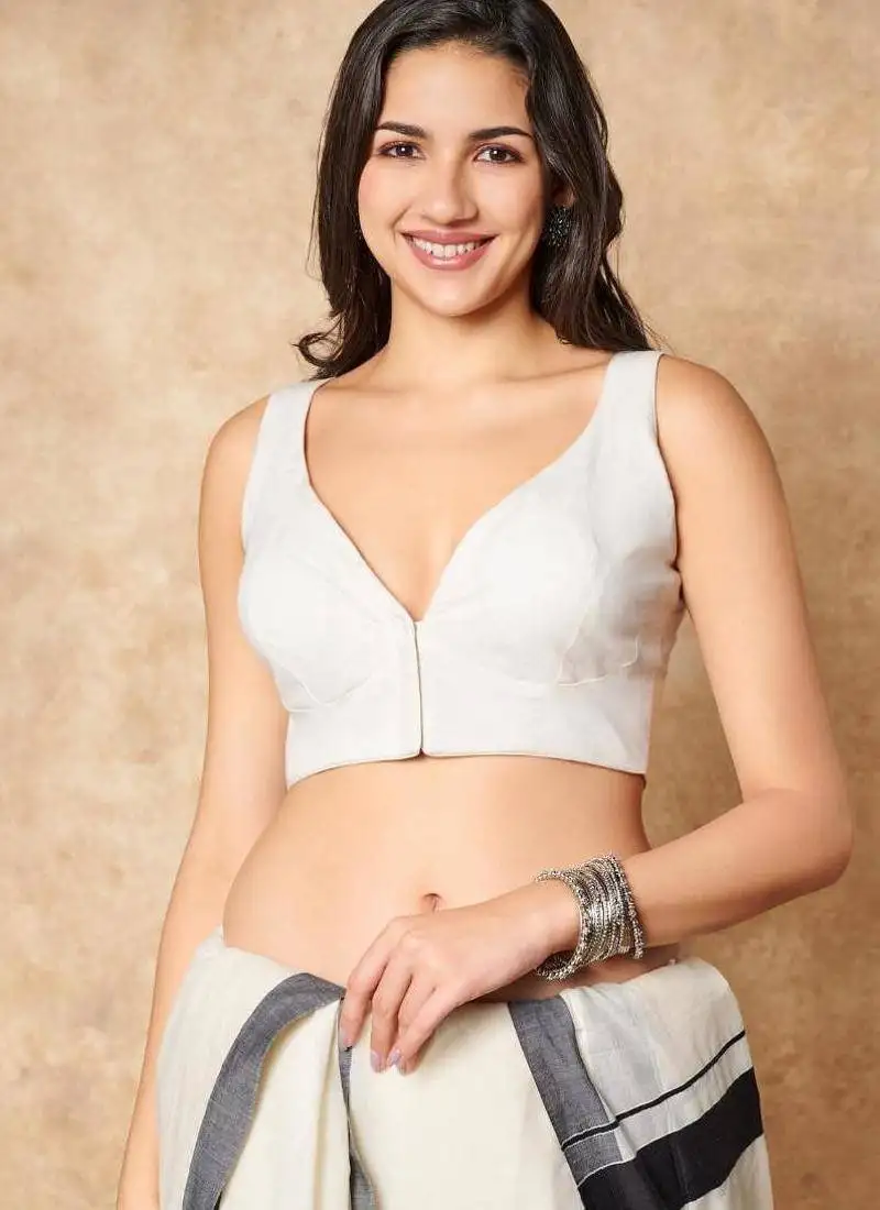 White pure cotton sleeveless readymade blouse