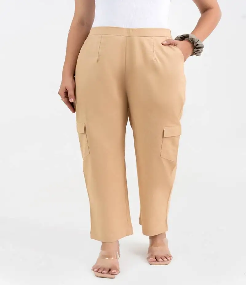 Beige cotton solid cargo pant
