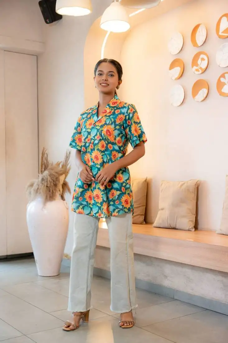 Sunflower printed buttoned down cotton top