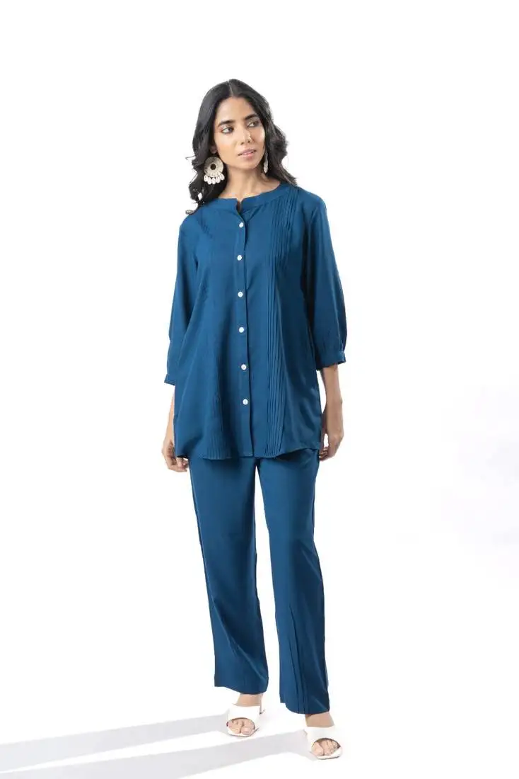 Sapphire pleated band collar shirt