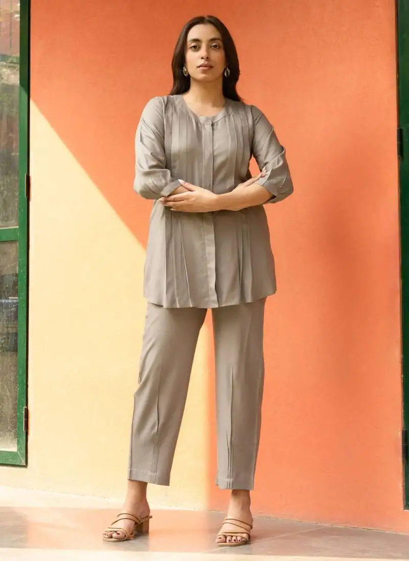 Light mocha pleated crafted flared solid top