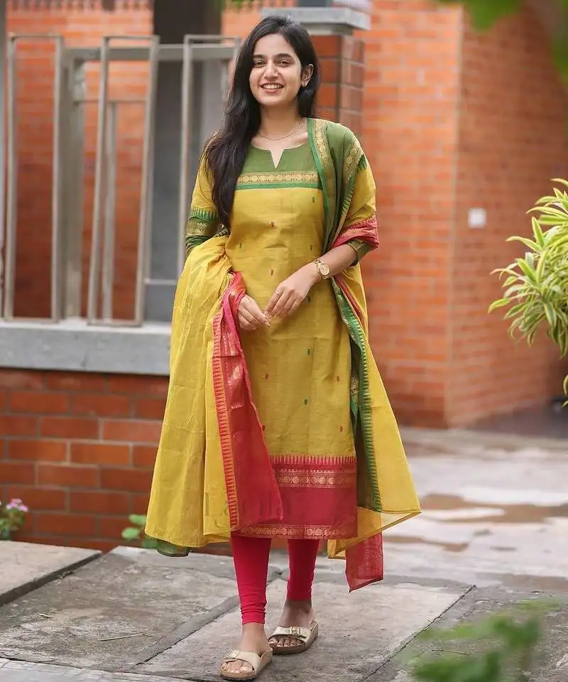 Kanchi cotton kurta set with zari dupatta, hair bow & pearl necklace