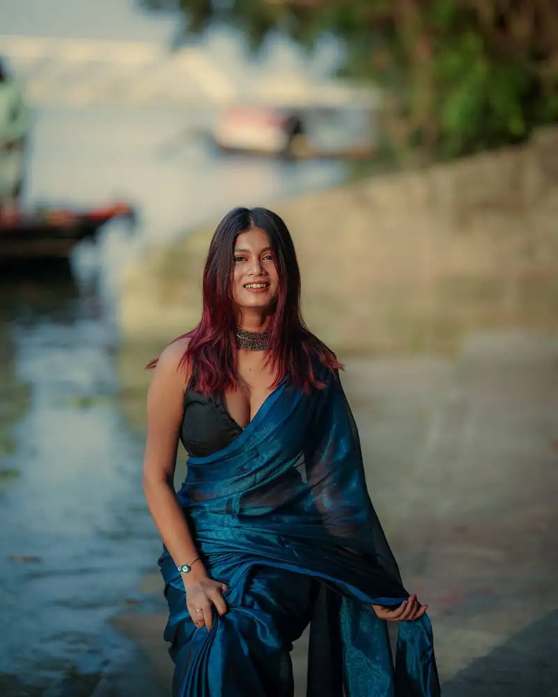 Aakar turquoise fleur | turquoise blue handloom tissue saree