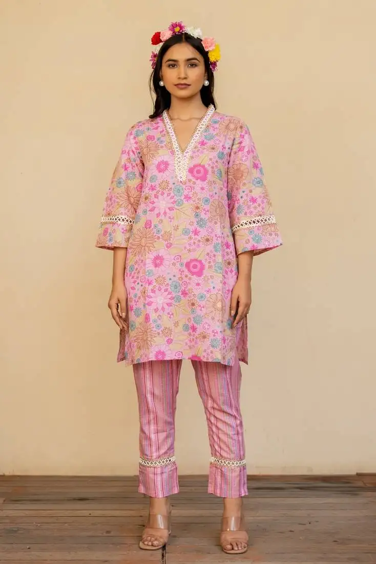 Women's pink blue regular fit cotton floral foil printed kurta with pant
