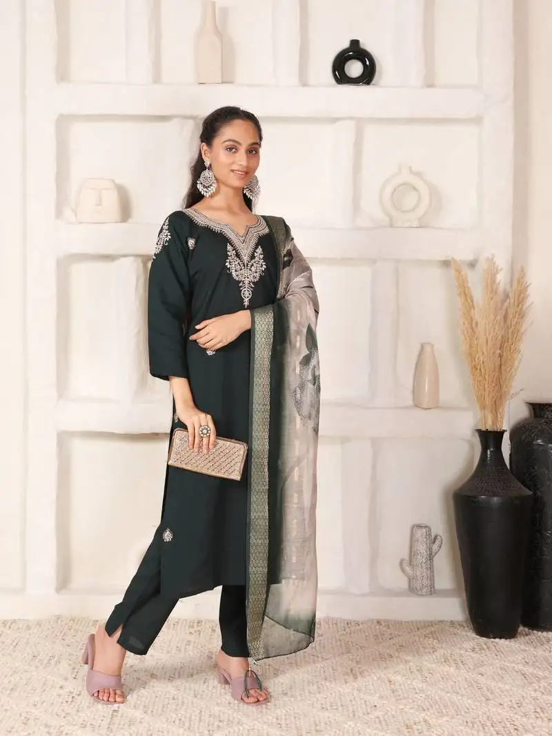 Bottle green chanderi ensemble with jacquard dupatta