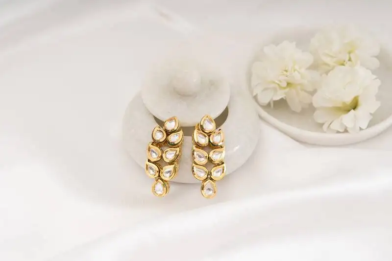 Riaat kundan earring