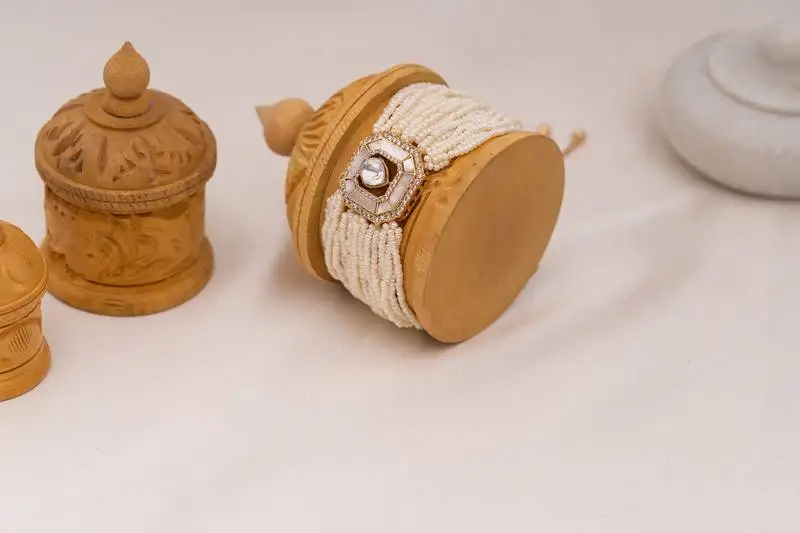 Avreen mother of pearl bracelet