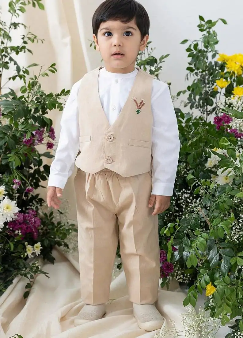 Beige embroidered cotton waistcoat set