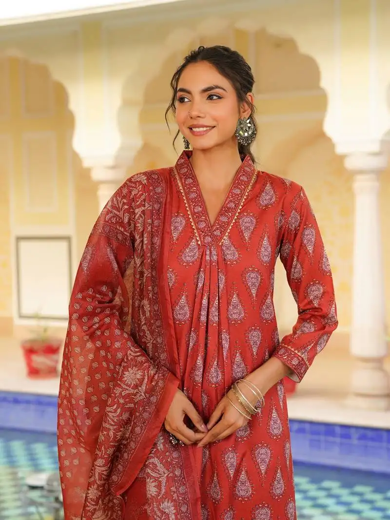 Women red rayon blend floral printed straight kurta trouser with dupatta