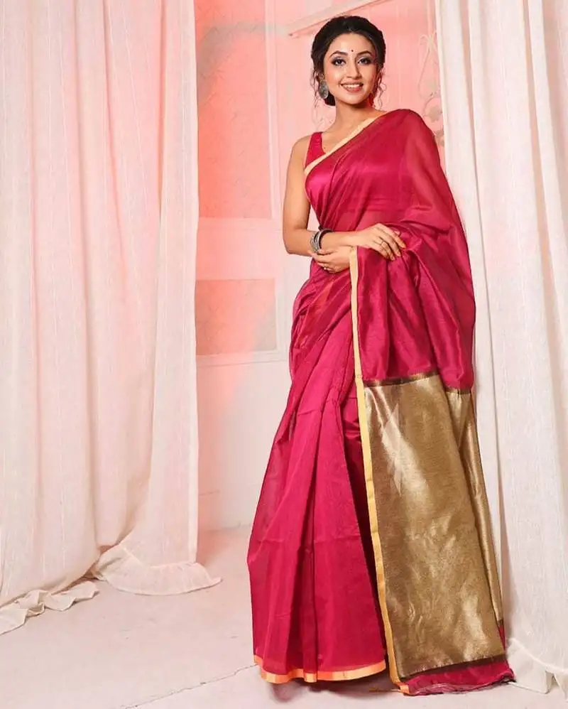Red handloom cotton silk saree with running blouse piece