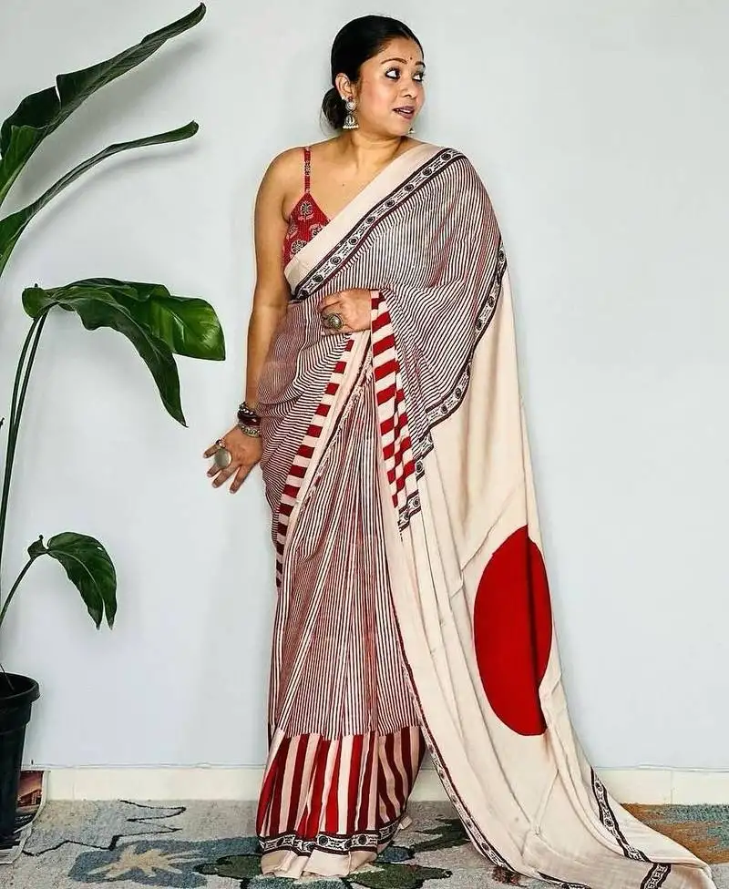 Red and cream bollywood digital printed saree