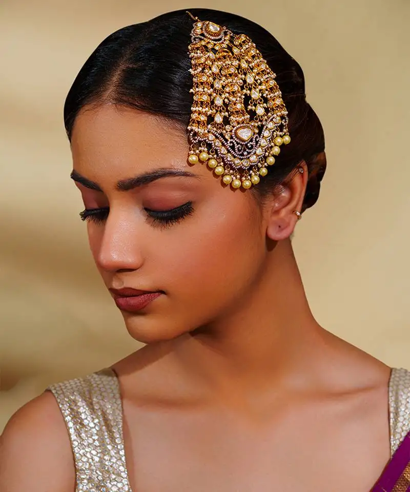 Elegant and classy kundan polki passa with pearls