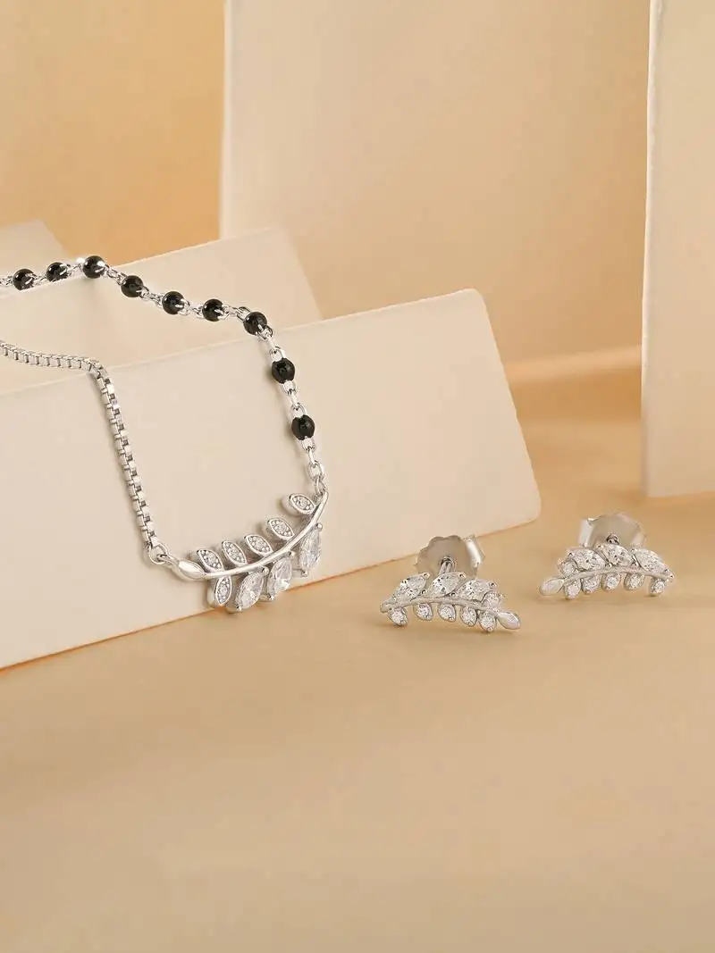 Beads and leaf necklace set