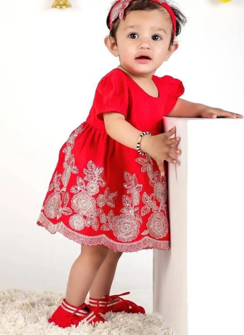 Girl red with flower embroidery with pant set