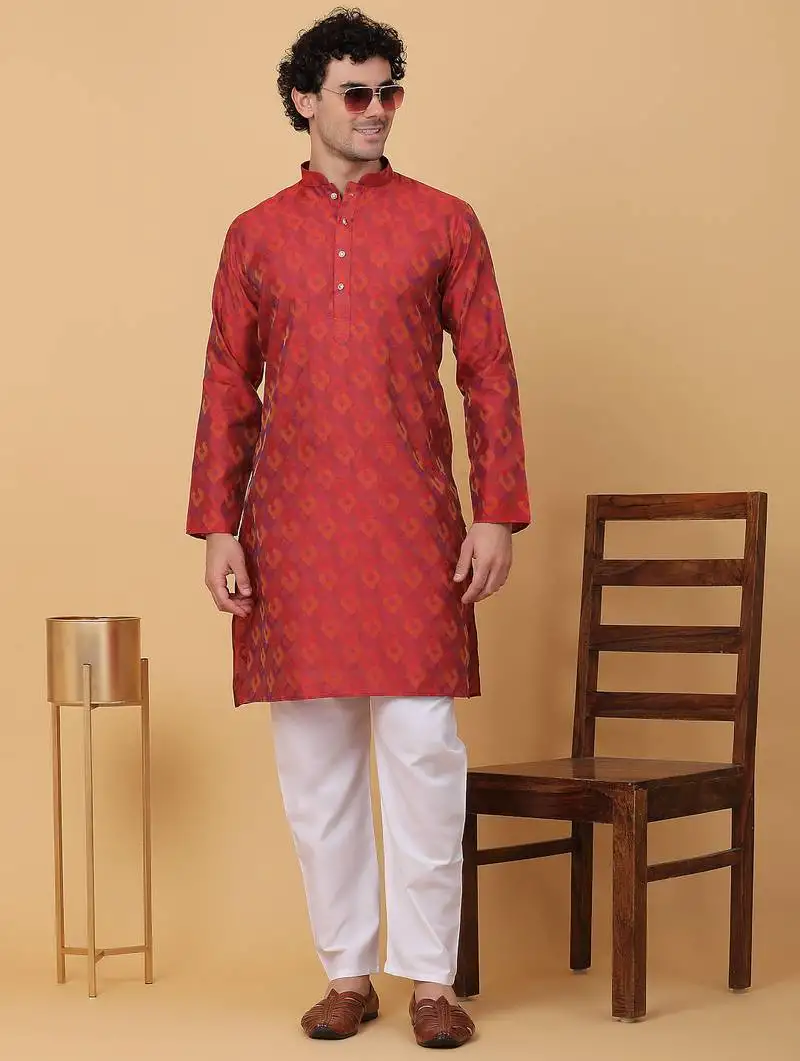 Men maroon silk blend jacquard kurta