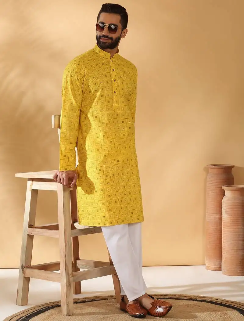 Cotton blend floral printed yellow kurta and pyjamas