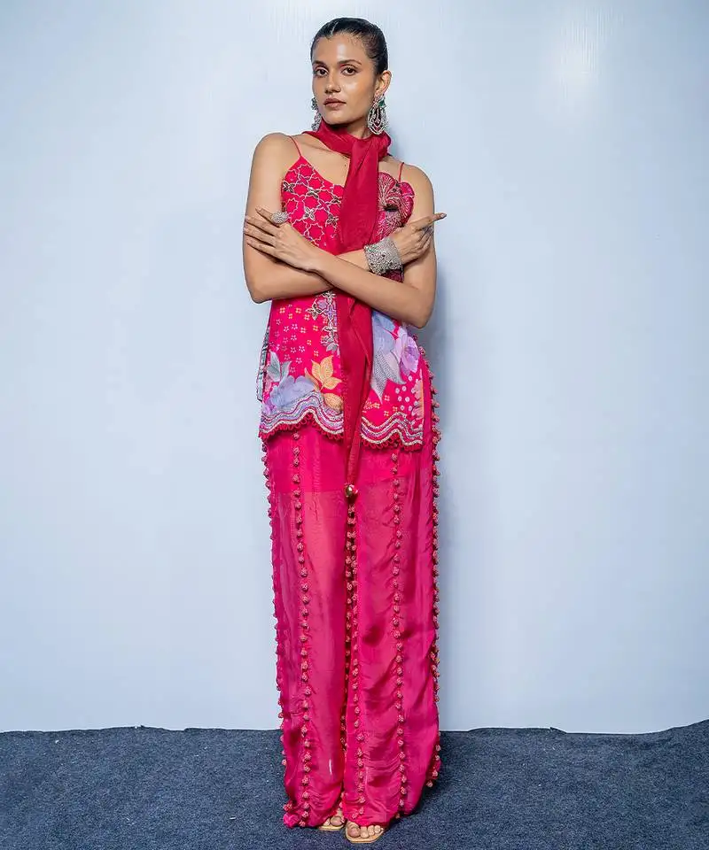 Pink embroidered organza kurta set