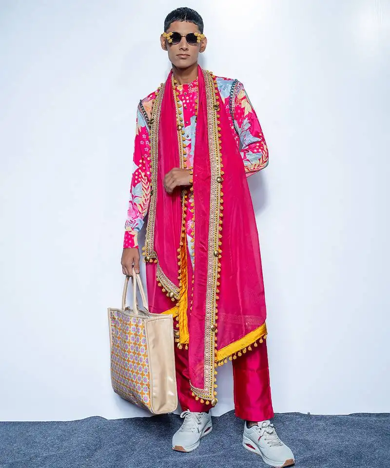 Pink printed chanderi kurta pajama with scarf