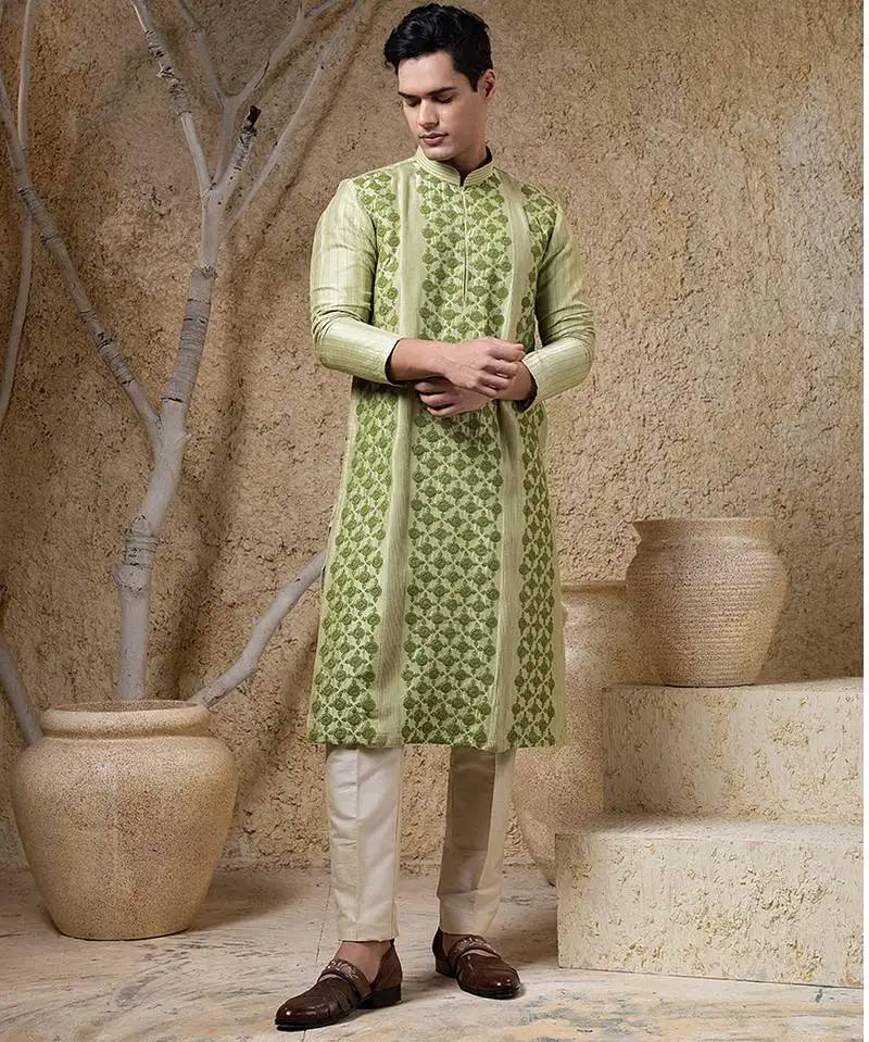 Green embroidered viscose kurta pajama