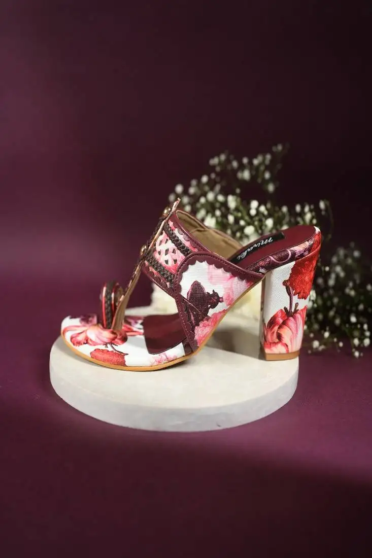 Printed kolhapuri with block heels