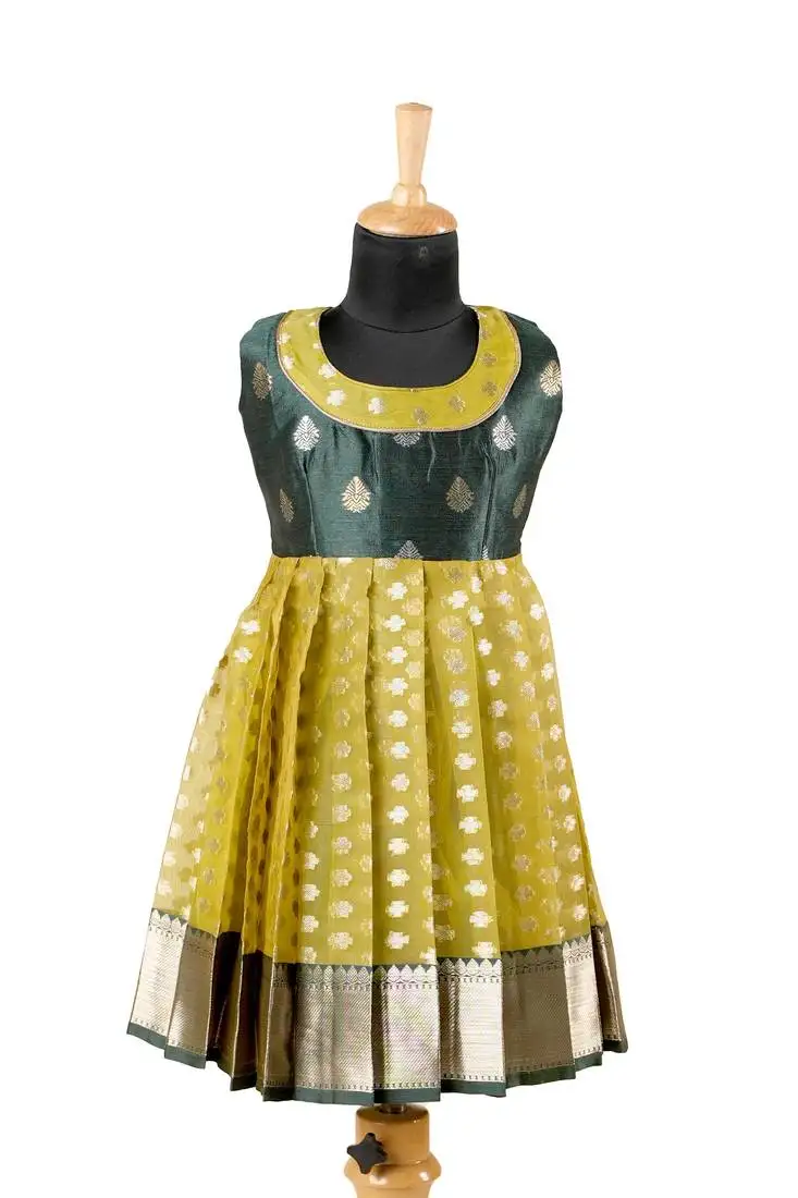 Girls parrot green sevandhi pattu pavadai frocks