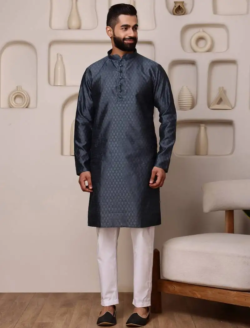 Men grey silk blend kurta with textured jacquard pattern finish