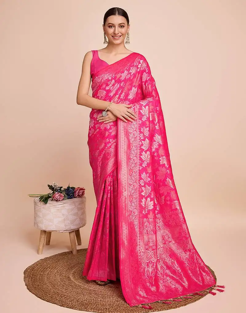 Pink gold jari weaving silk blend saree