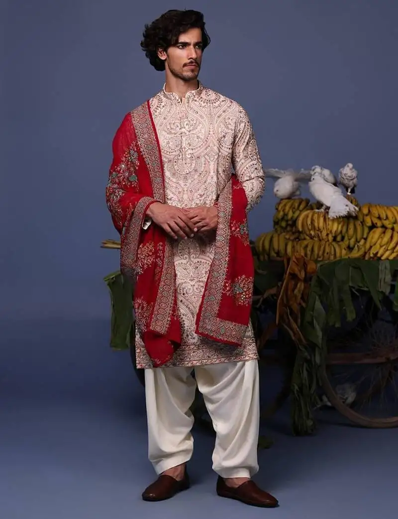 Khusro pink kurta set