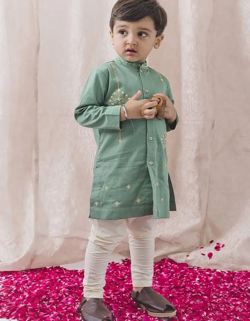 Green embroidered cotton kurta pyjama