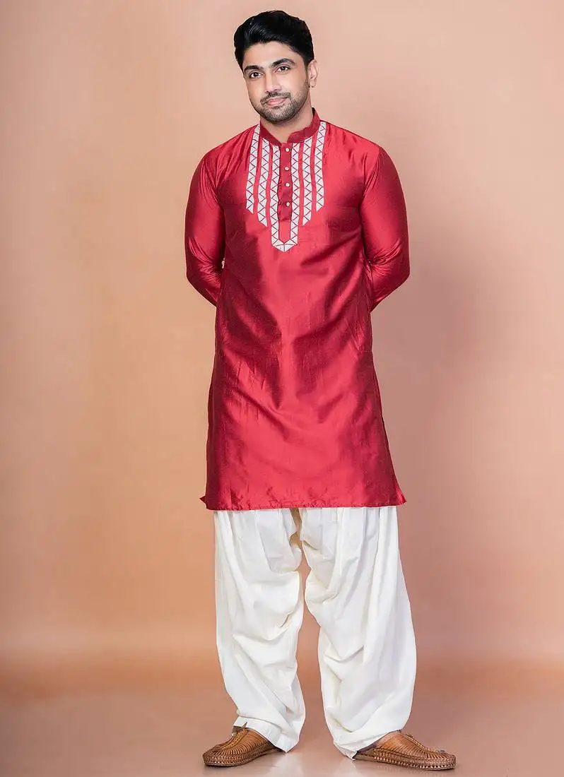 Red cotton blend kurta patiala set for men with embellished work