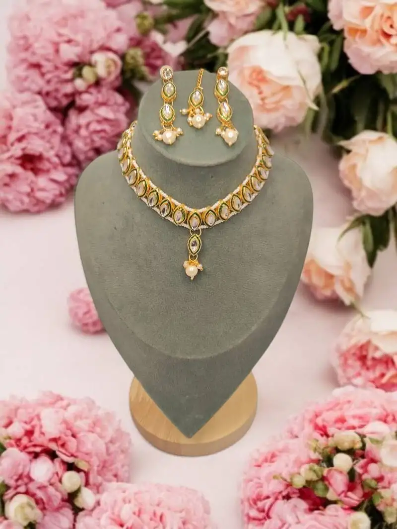 Kundan choker necklace set with earrings and mang tikka | pearl beaded bridal jewelry for women & girls.