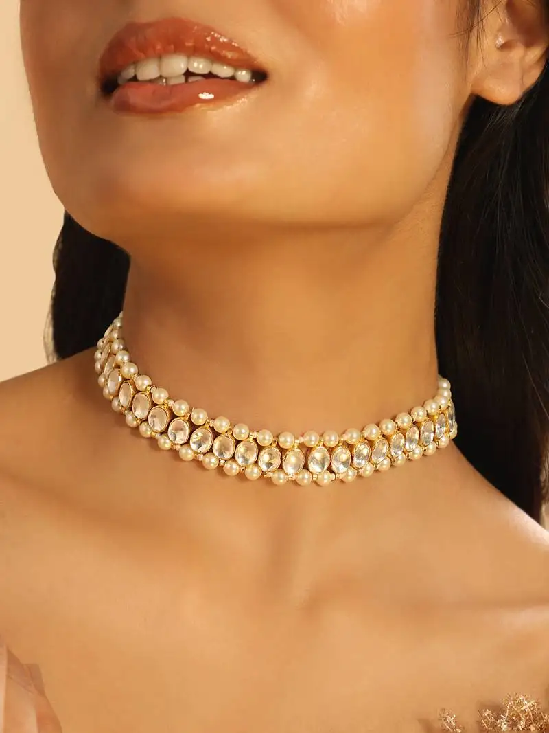 Gold plated kundan refined sleek choker necklace