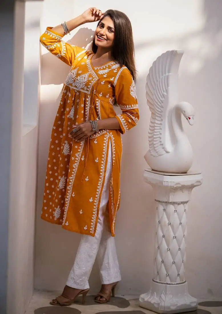 Simer-chikankari-angrakkha-kurta