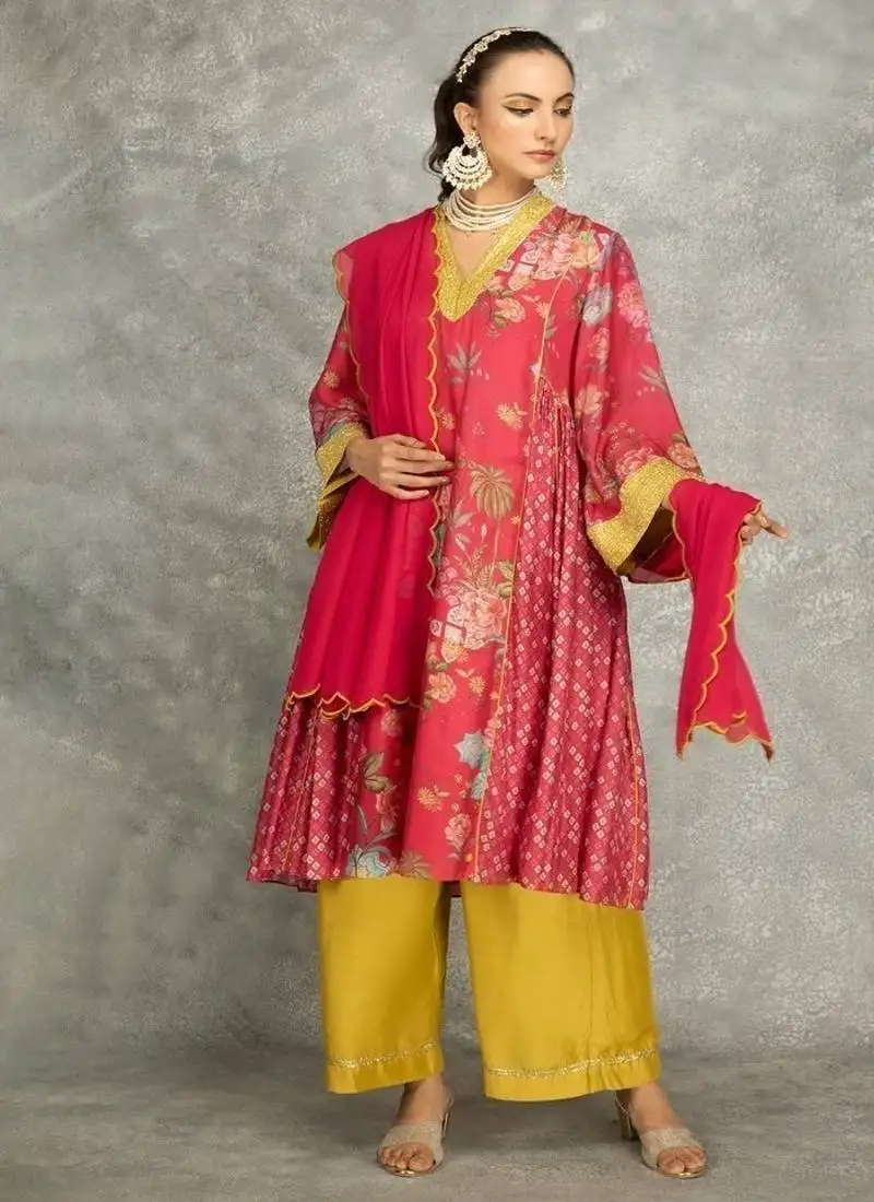 Hot pink cotton silk printed buti kurta set with scalloping dupatta