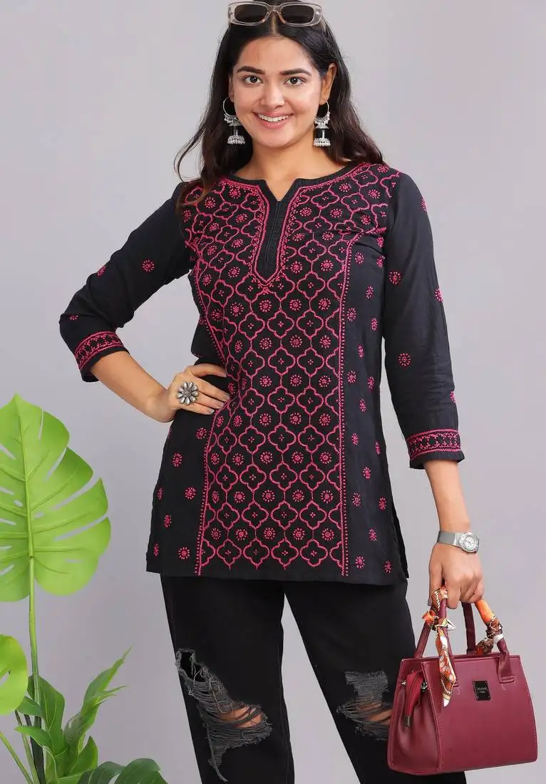 Maneka-chikankari-top