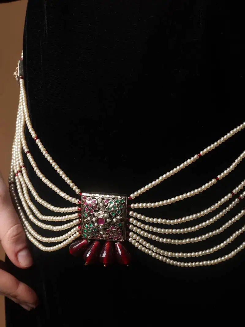 Scarlet reverie kamarband