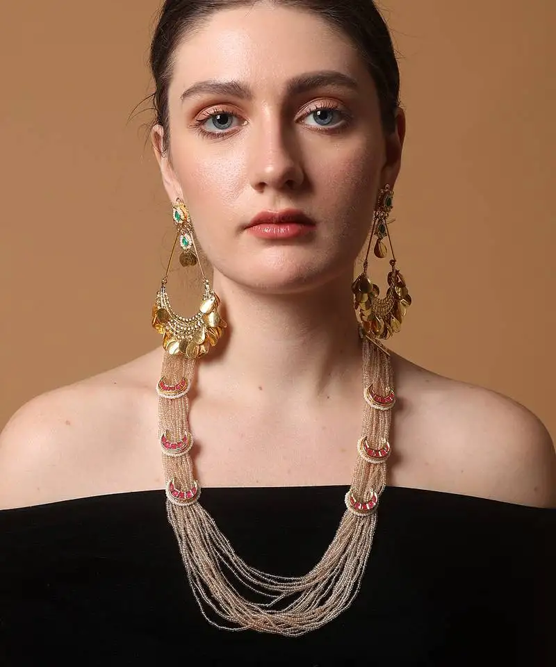 Chestnut charm haar pendent necklace