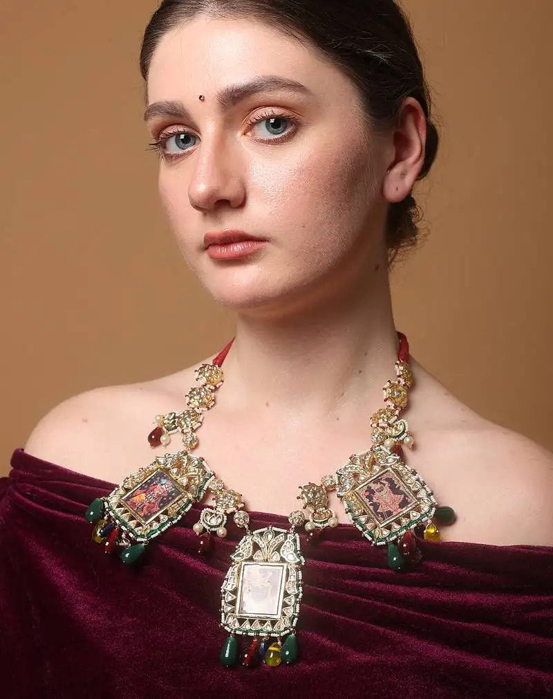 Sunlit majesty haar pendent necklace