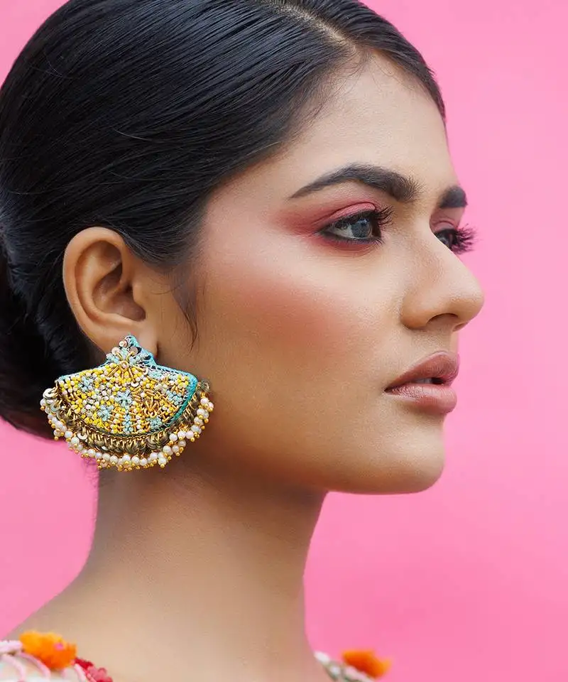 Multicolor yellow gold plated earrings metal based