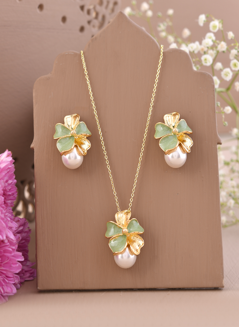Graceful bloom pearl necklace set gift for rakhi