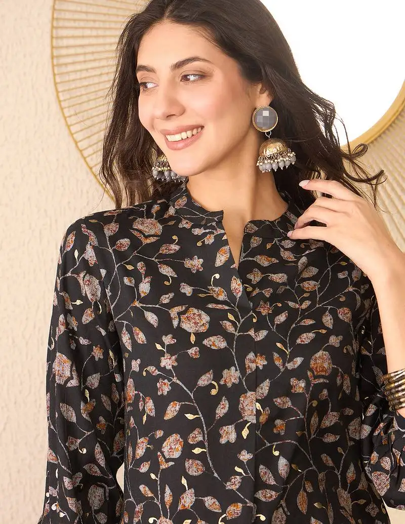 Women black cotton blend floral printed regular top