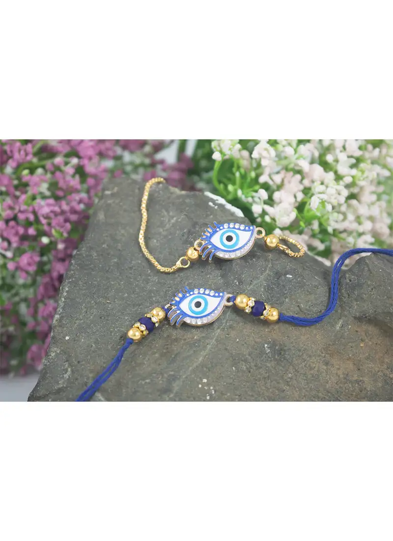 White imperial patterned embroidered silk lehenga with unstiched blouse