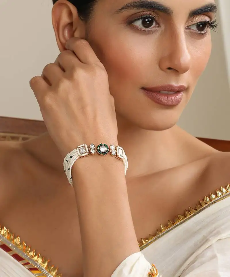 Gold plated white pearls bracelet