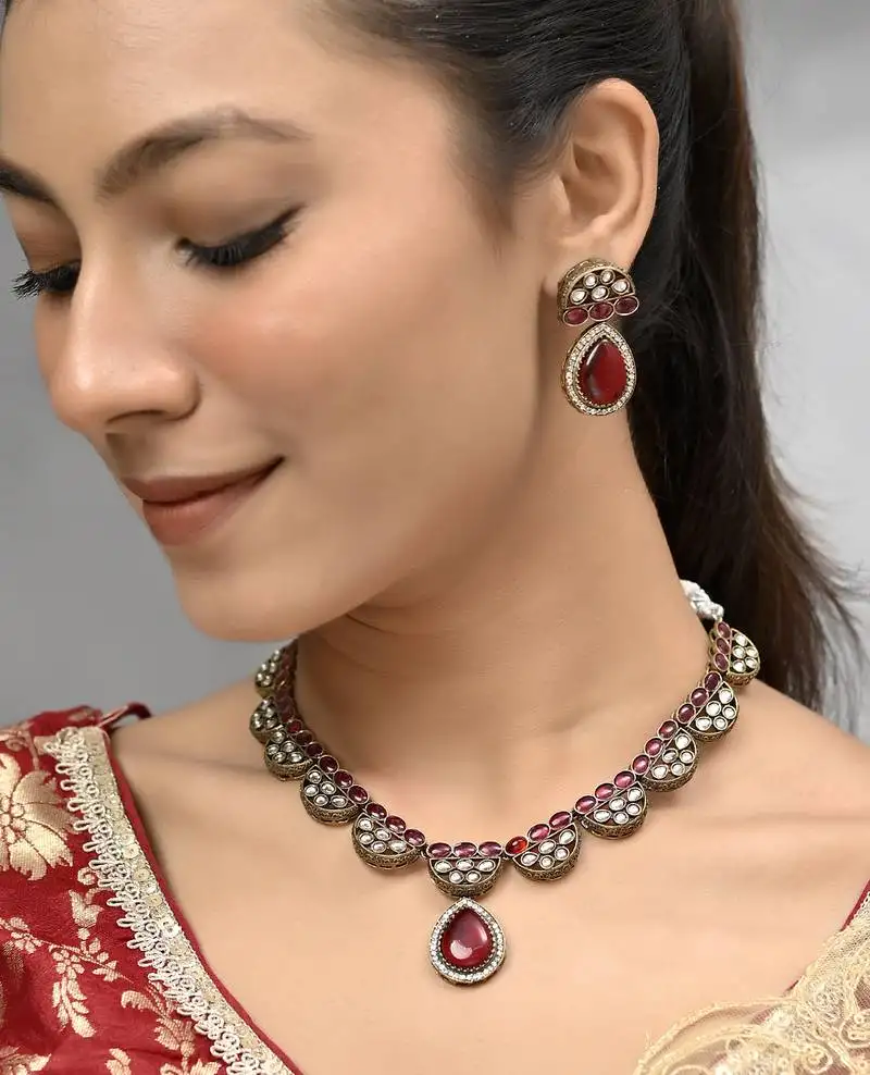 Women opulent gold & pearl bridal jewellery set